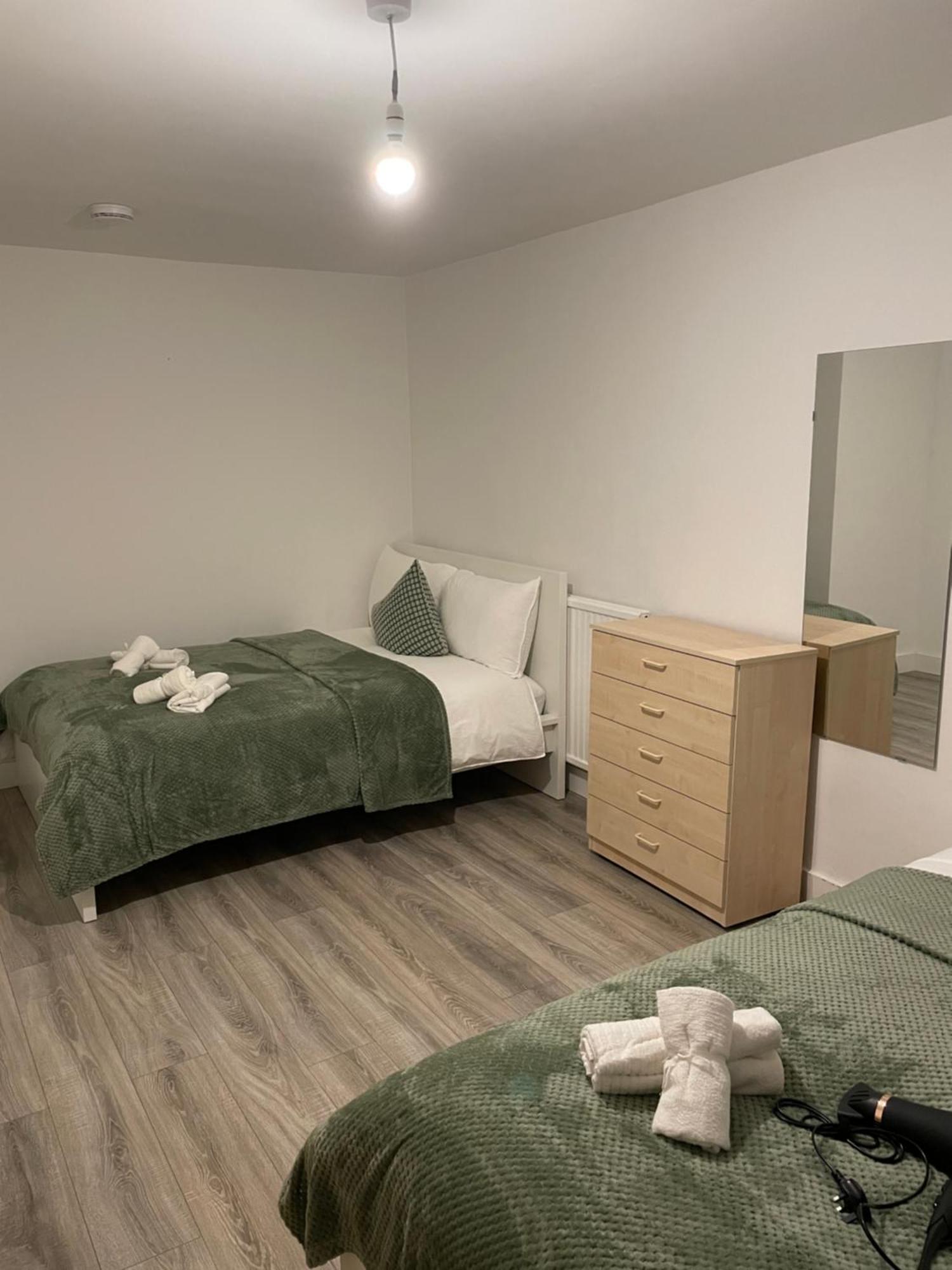 Lovely Triple And Quadruple Rooms In Euston & Square In Central London Exterior photo